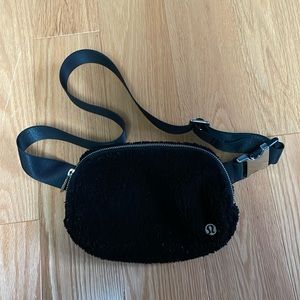 Lululemon Sherpa Everywhere Belt Bag